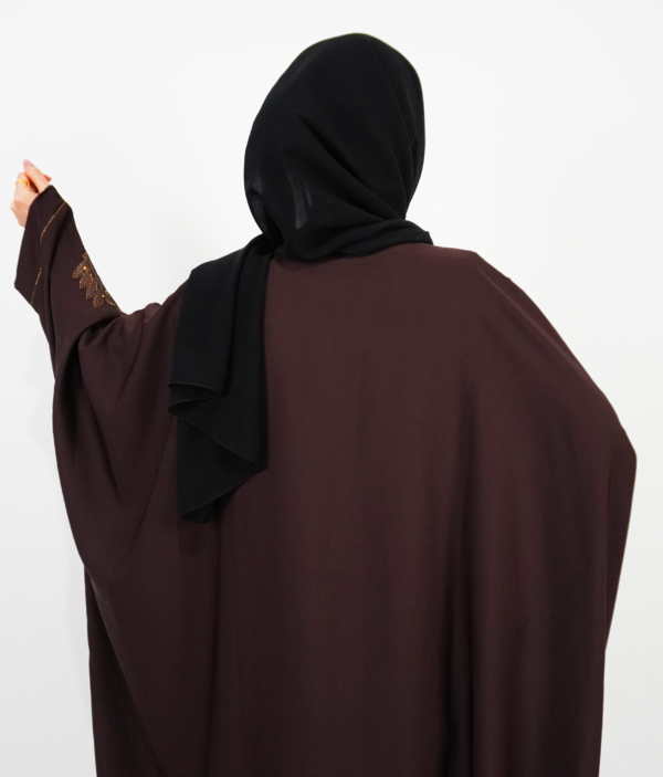 Black and Gold Bagi Abaya - Image 10