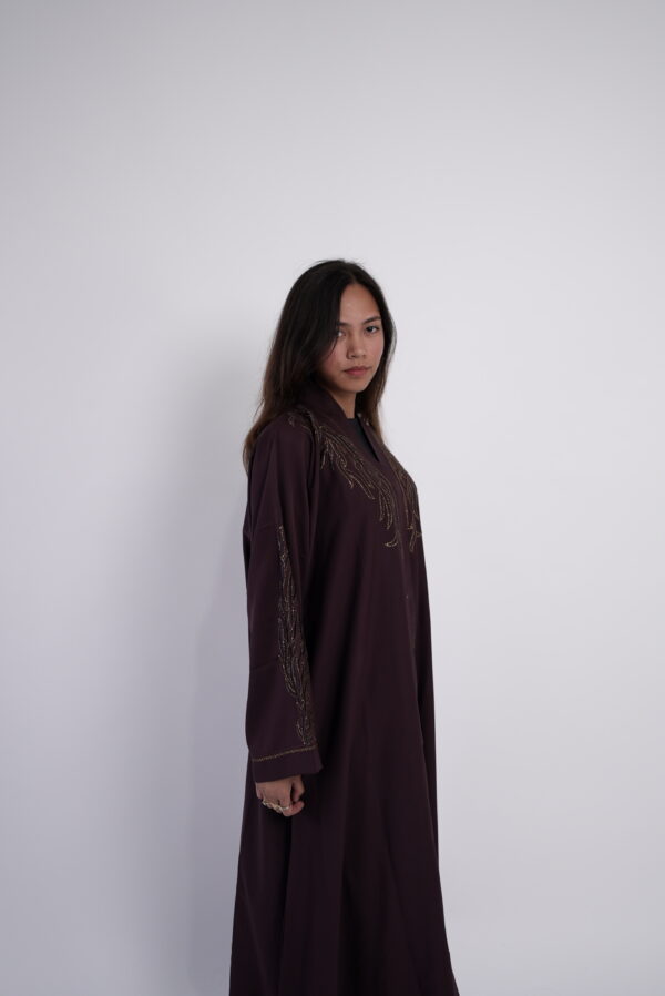 Emerald Grace – Embroidered Abaya - Image 2