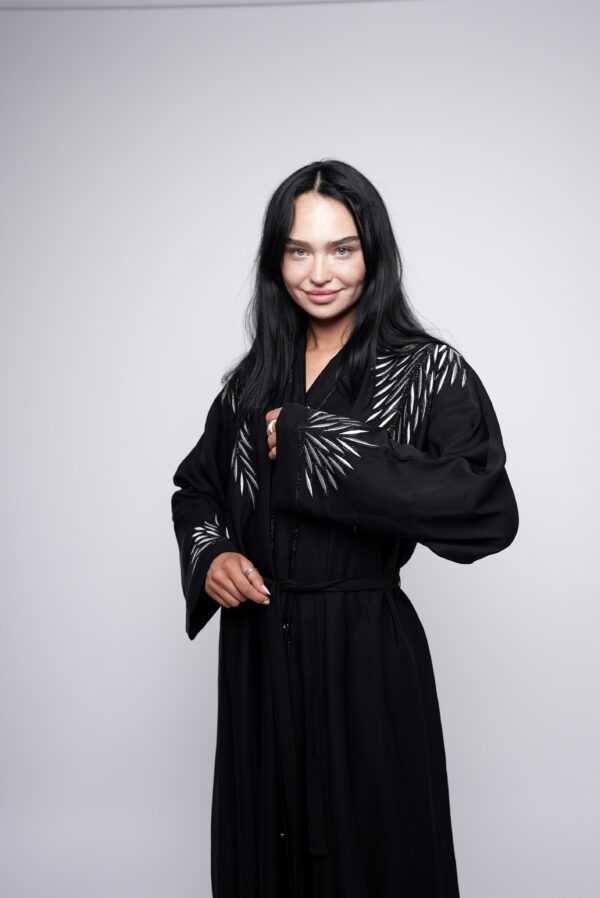 Noir Élan – Black Embroidered Abaya
