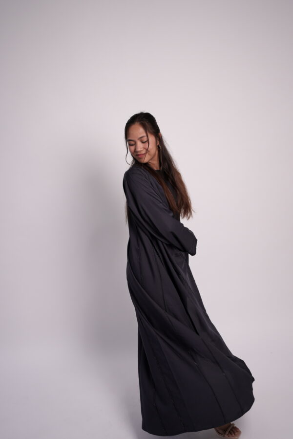 Haya Deep Flow Abaya - Image 9