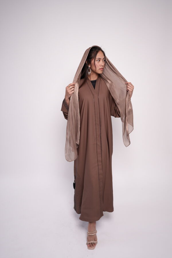 Amira Glow Abaya - Image 4