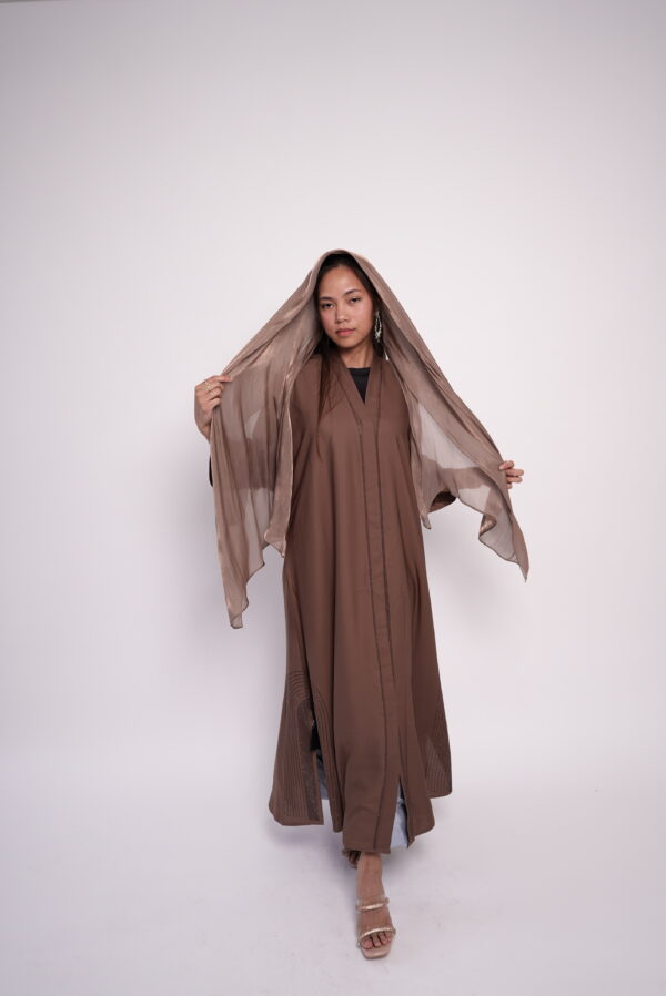 Amira Glow Abaya - Image 5