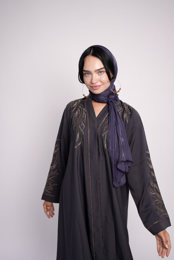 Emerald Grace – Embroidered Abaya