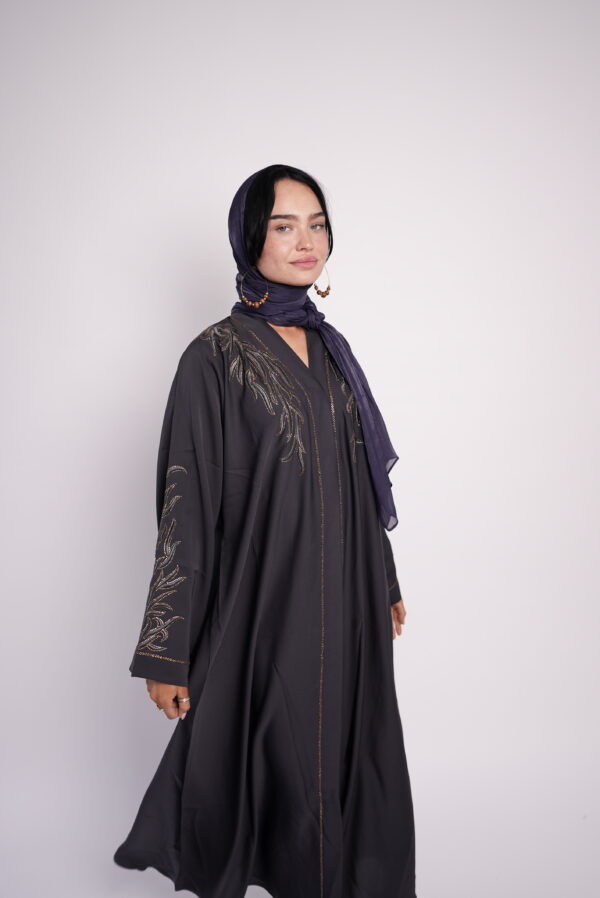 Emerald Grace – Embroidered Abaya - Image 9