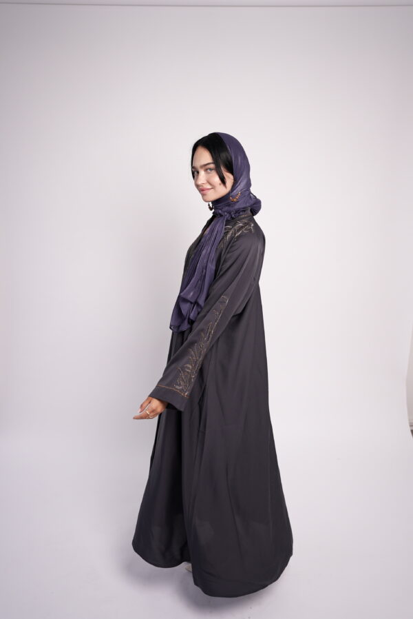 Emerald Grace – Embroidered Abaya - Image 7
