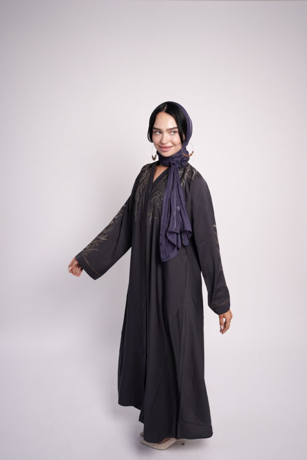 Emerald Grace – Embroidered Abaya - Image 5
