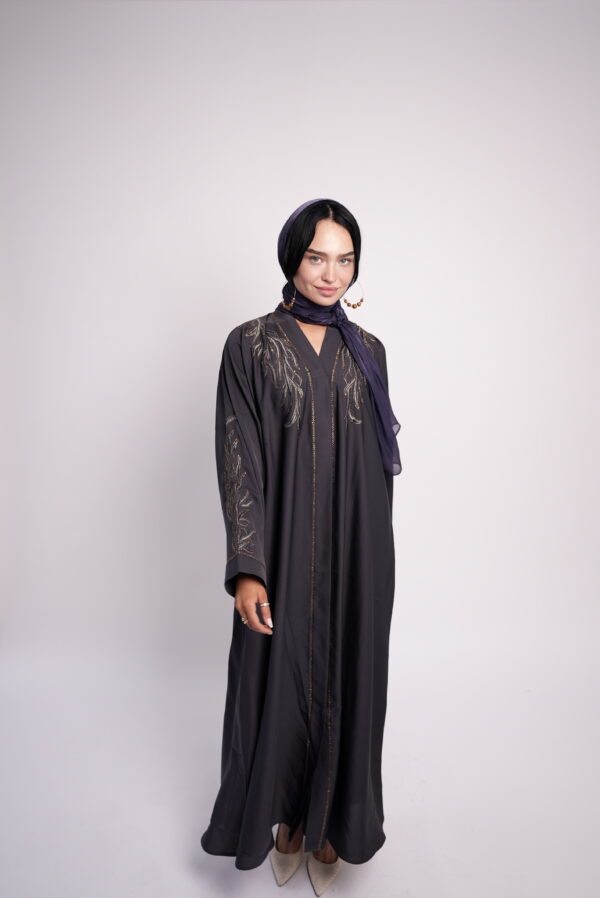 Emerald Grace – Embroidered Abaya - Image 2