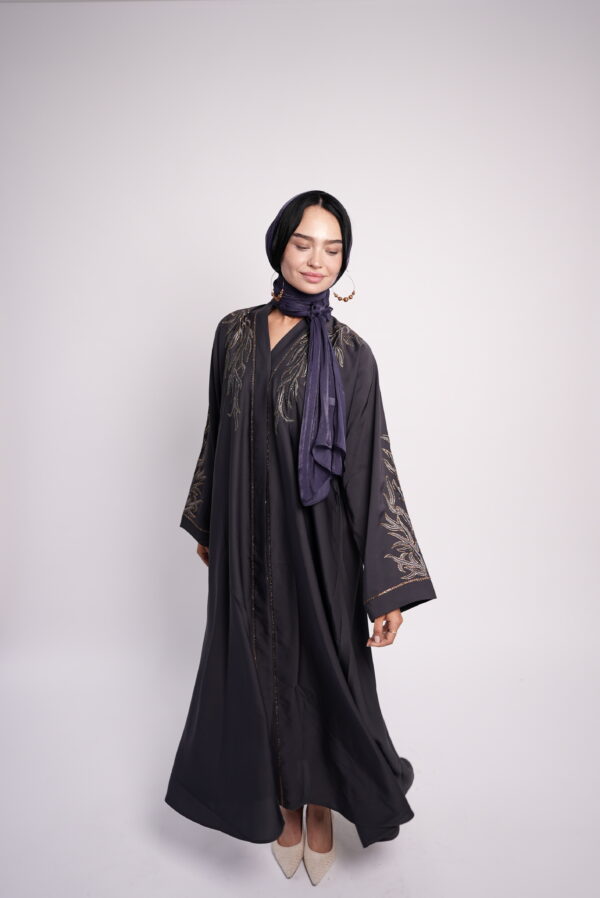 Emerald Grace – Embroidered Abaya - Image 4