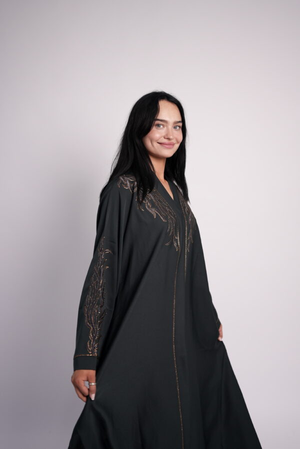 Emerald Grace – Embroidered Abaya - Image 5