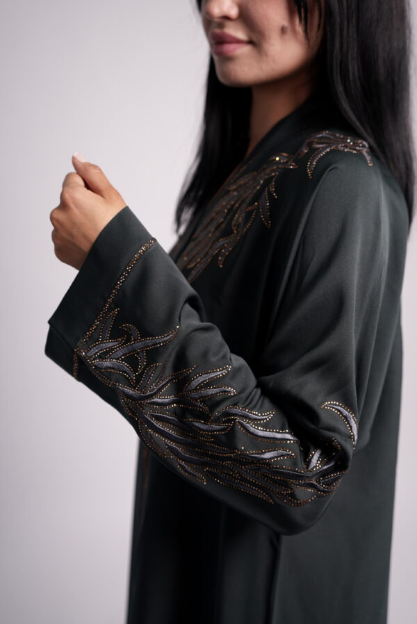 Emerald Grace – Embroidered Abaya - Image 8