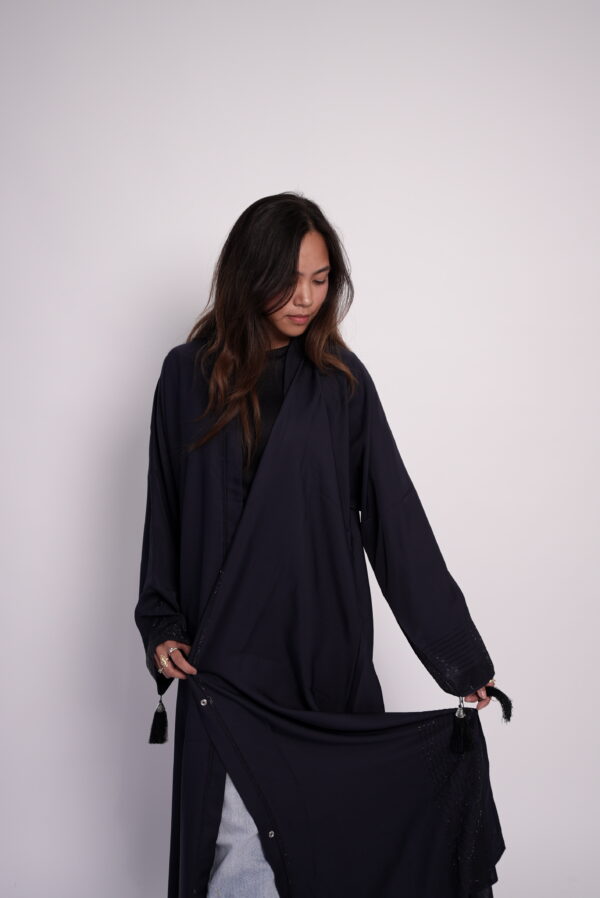Amira Glow Abaya - Image 3