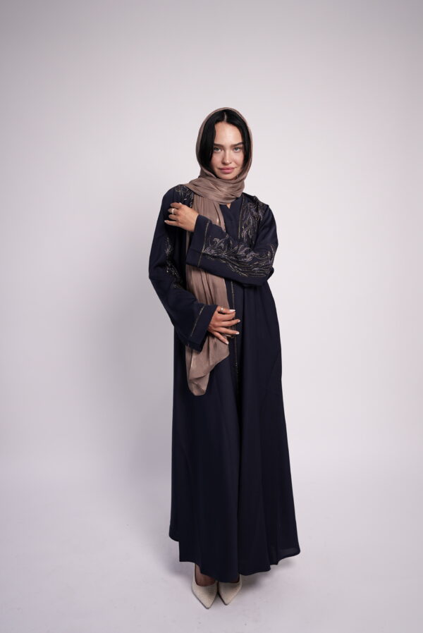 Emerald Grace – Embroidered Abaya - Image 2