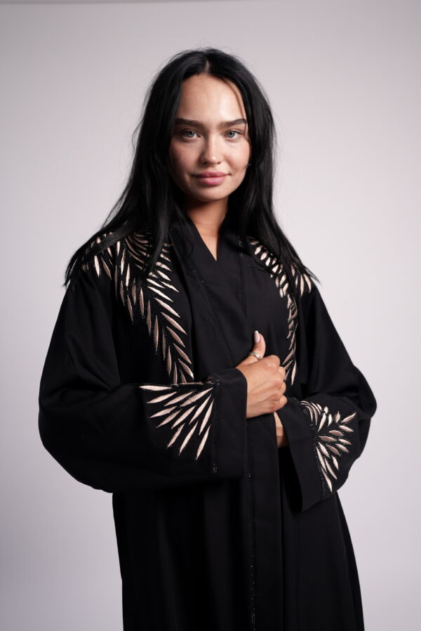 Noir Élan – Black Embroidered Abaya