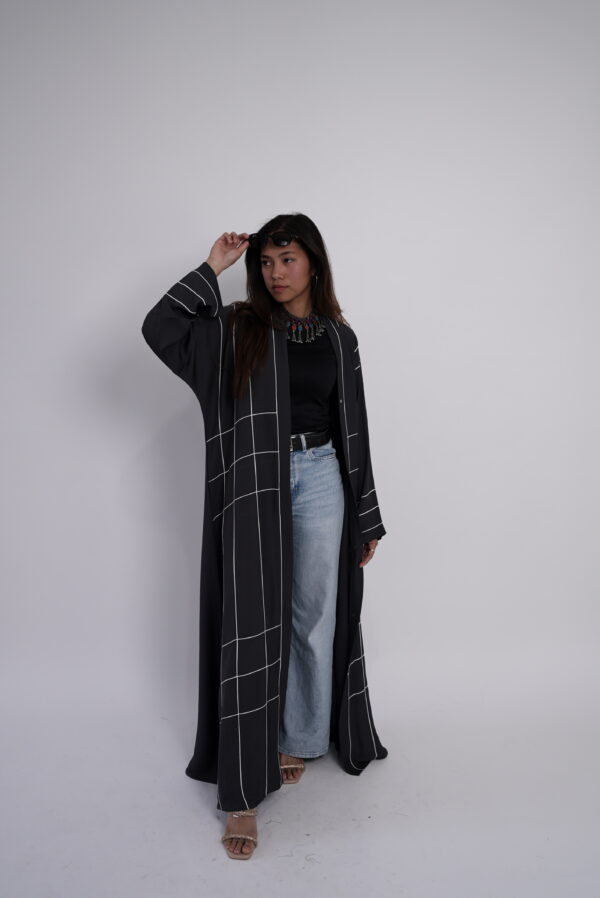 Metro Noir Abaya - Image 2