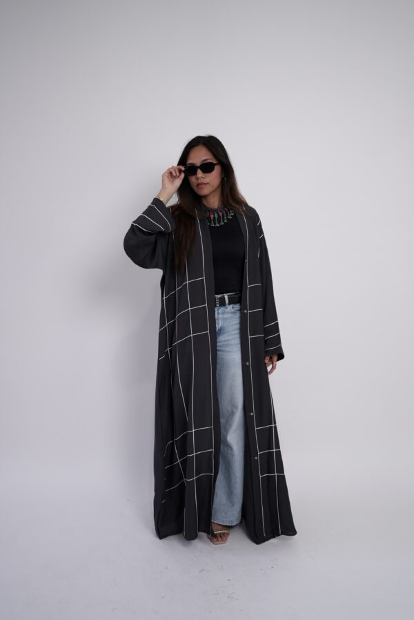 Metro Noir Abaya - Image 3