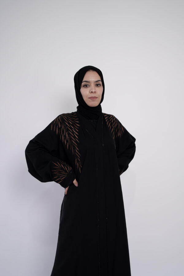 Noir Élan – Black Embroidered Abaya